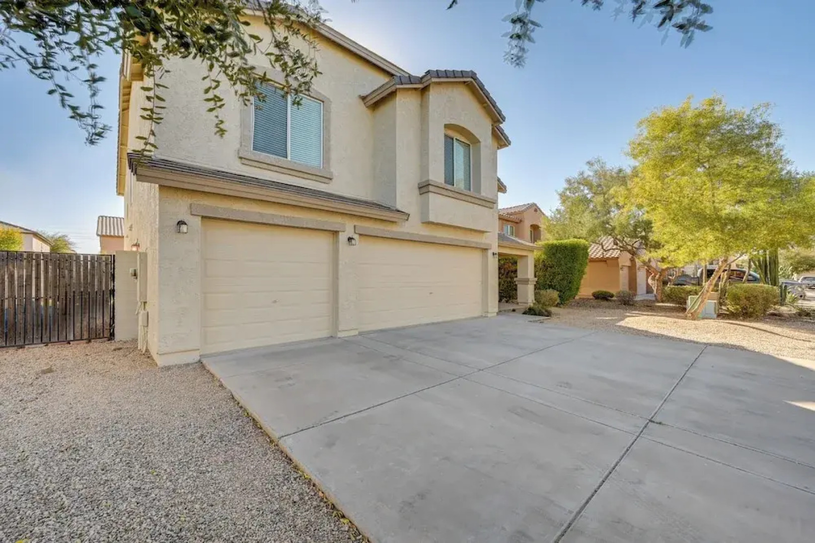 Putting Green, Pool & Spa: Home in Queen Creek!