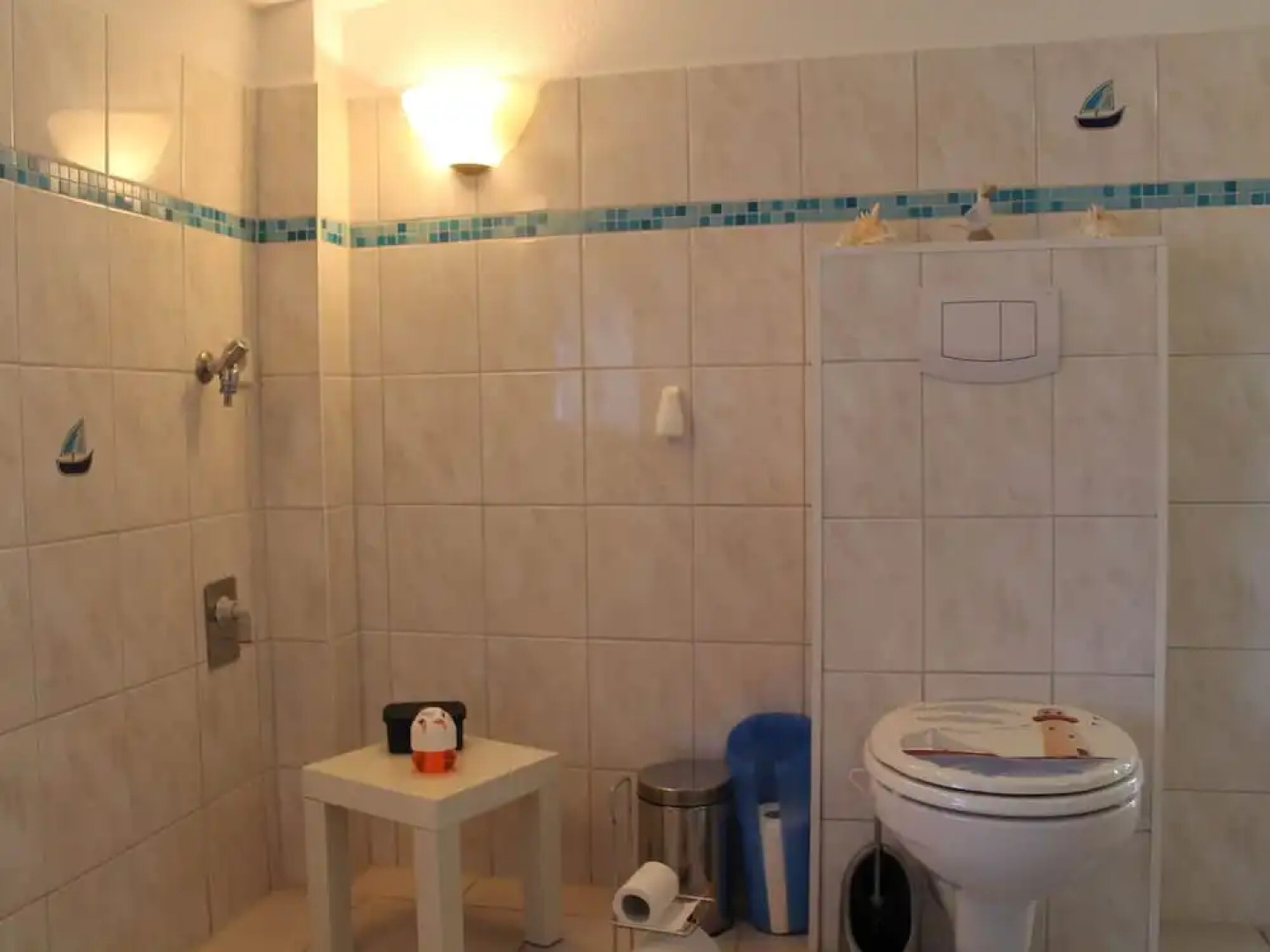 Spacious Bungalow near Sea in Grundshagen