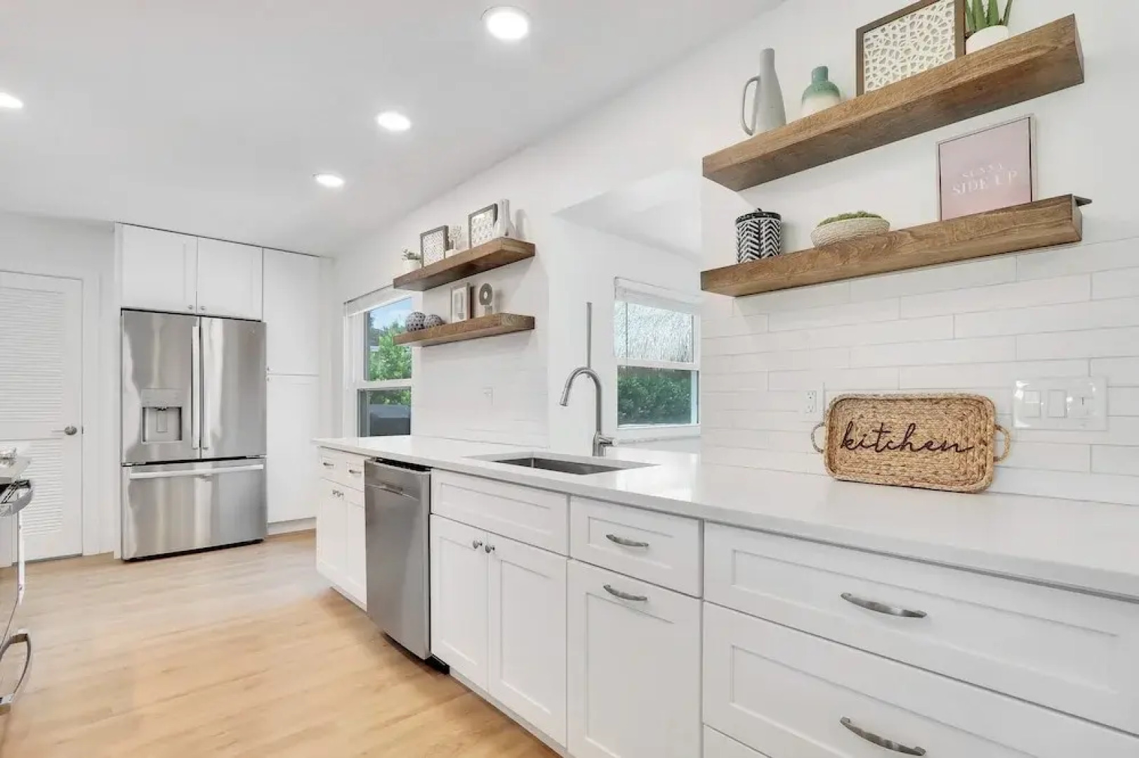 Private Pool + Bar: Palm Beach Gardens Getaway