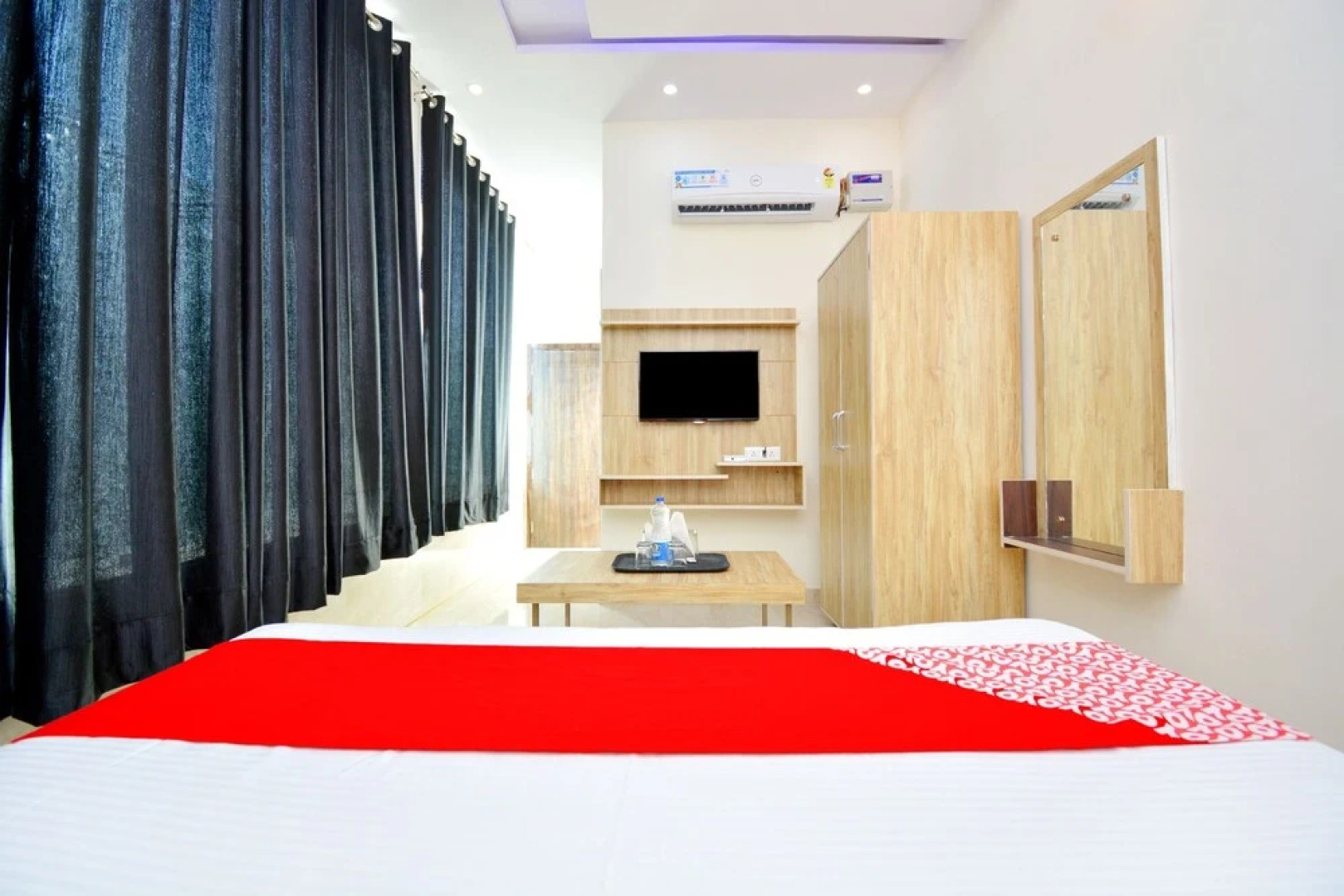 The Meridien by OYO Rooms