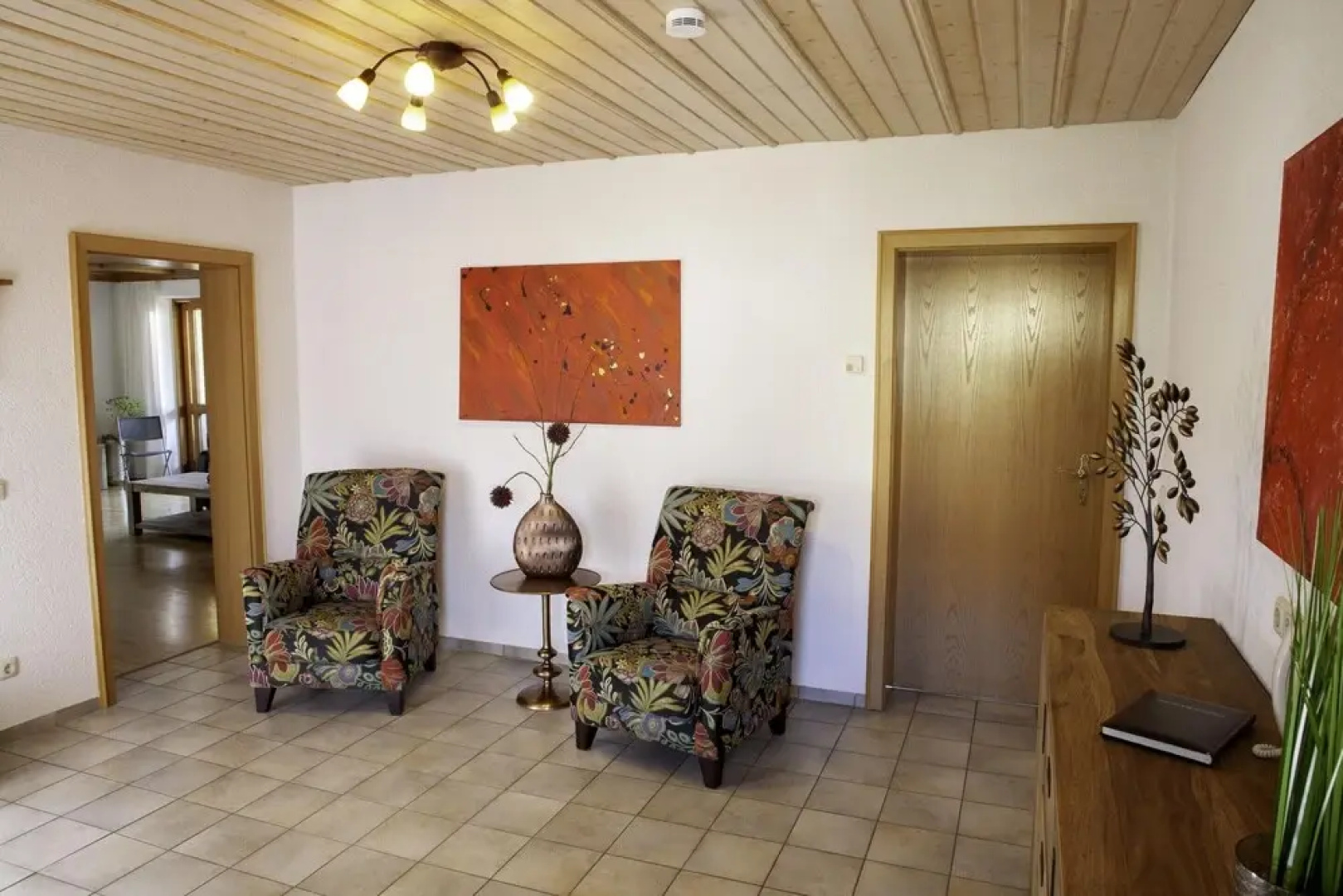 Apartment With Swimming Pool