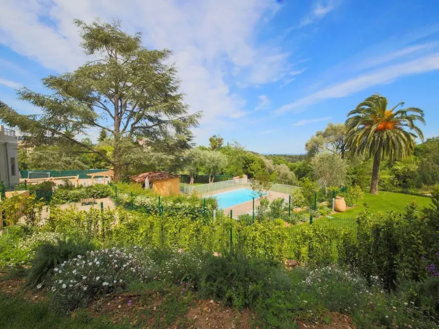 Apartment in Provence With Pool & Golf
