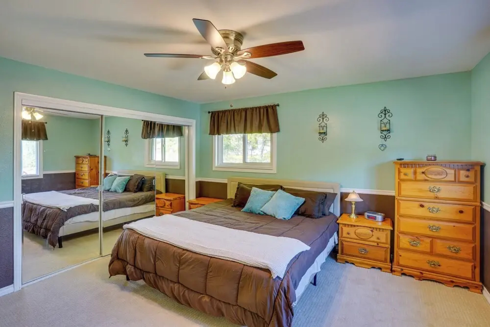 Santa Ana Home w/ Patio, 9 Mi to Disneyland!