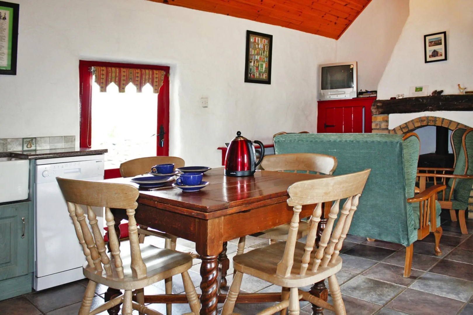 TerryGlass cottage with BBQ