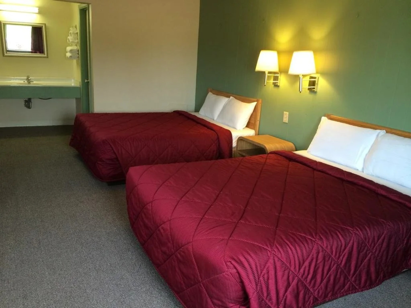 Super 7 Motel Sedalia