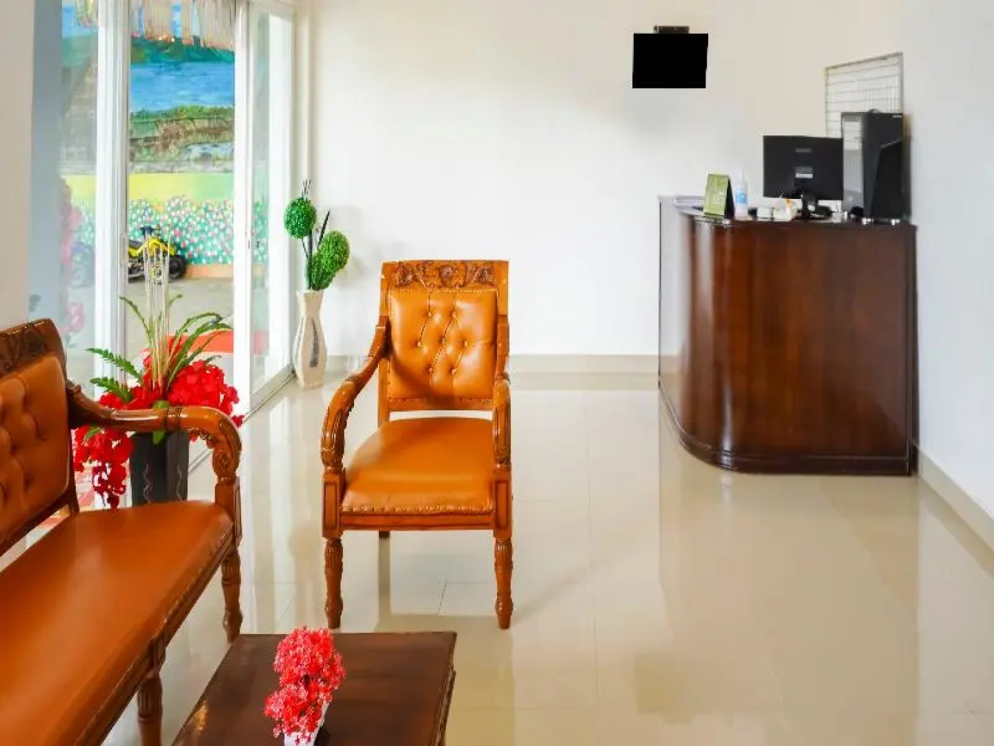 Marina Hotel by OYO Rooms