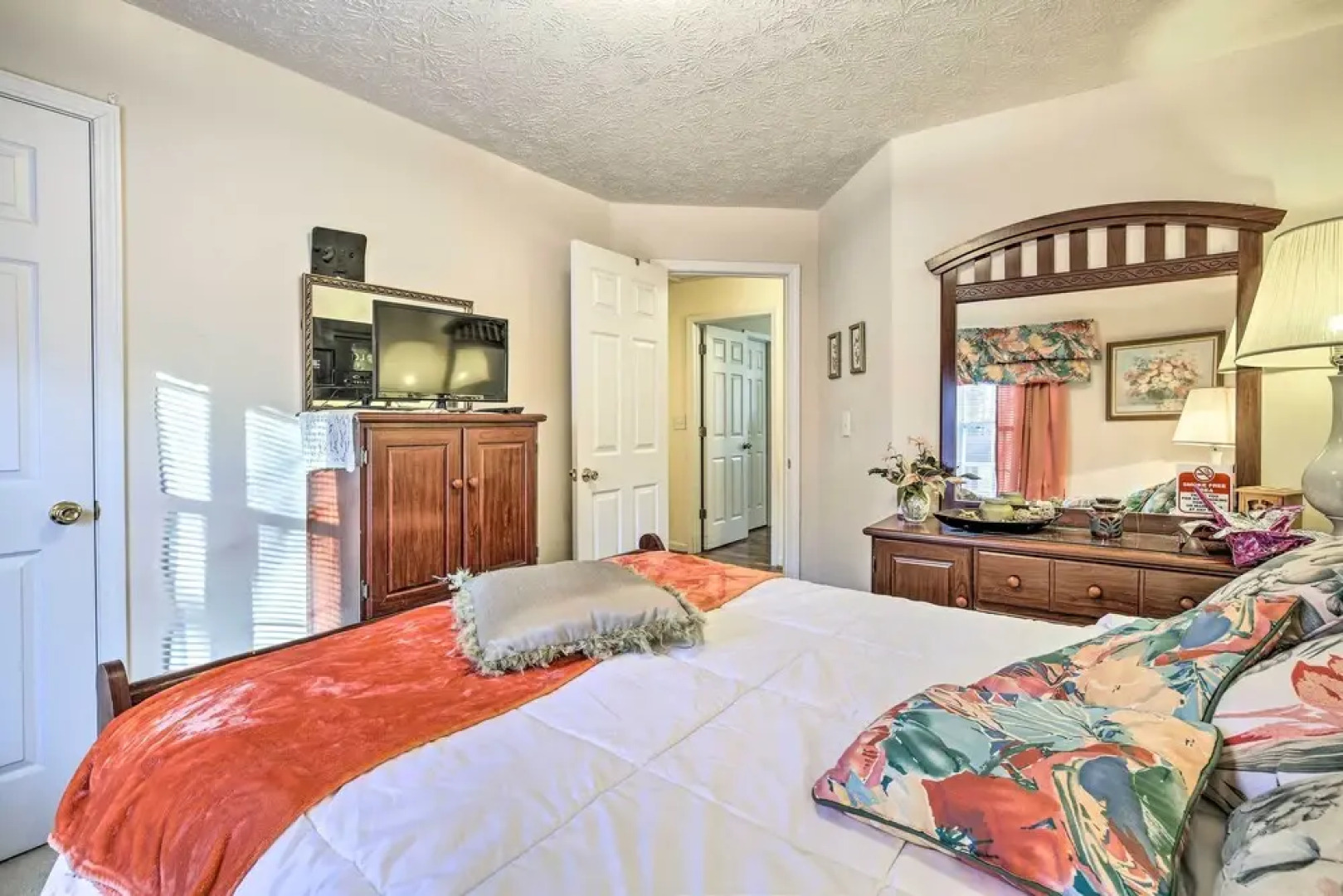 Classic Lithonia Home - Near Golf & Stone Mtn