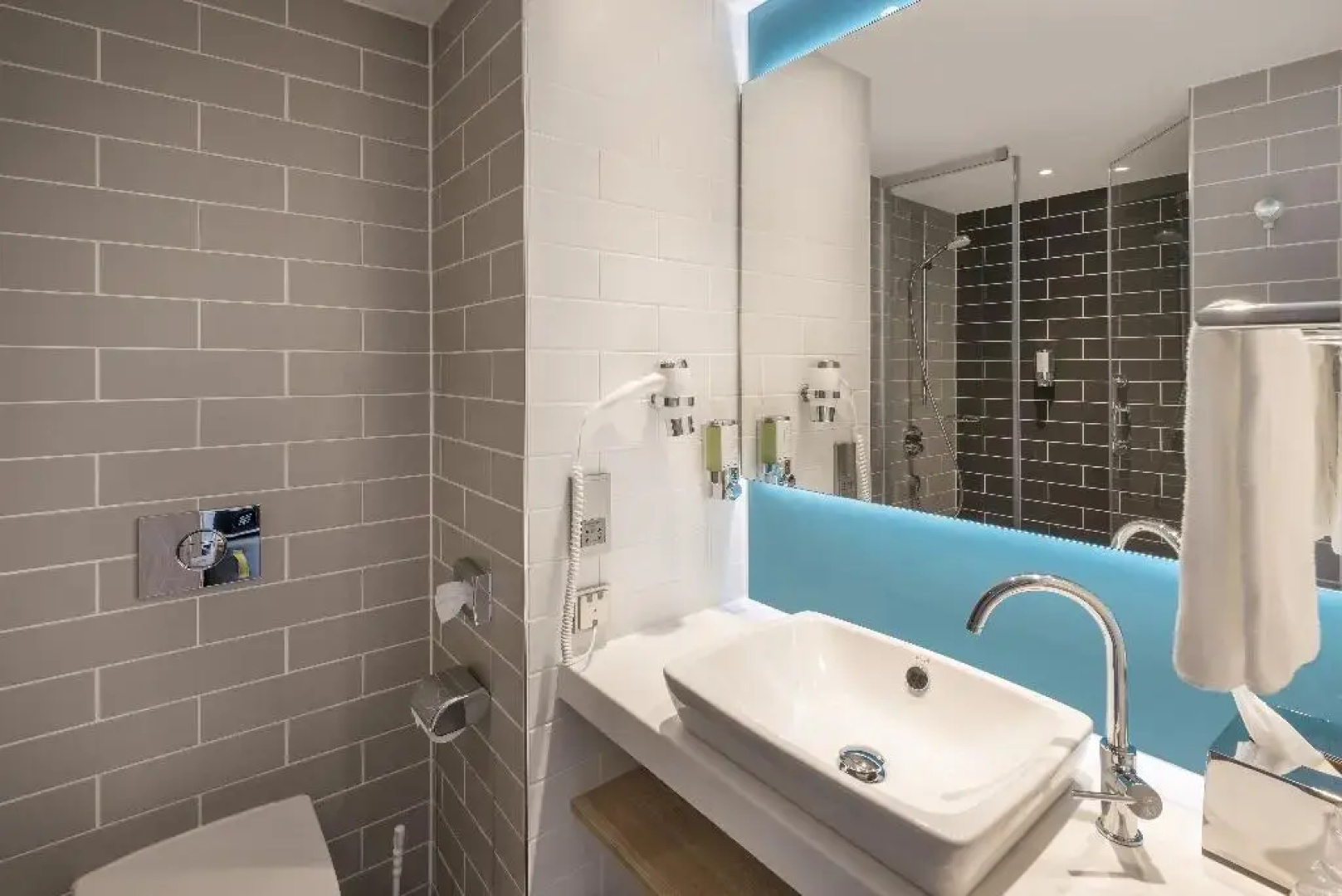 Premier Inn Cologne City Sud Hotel