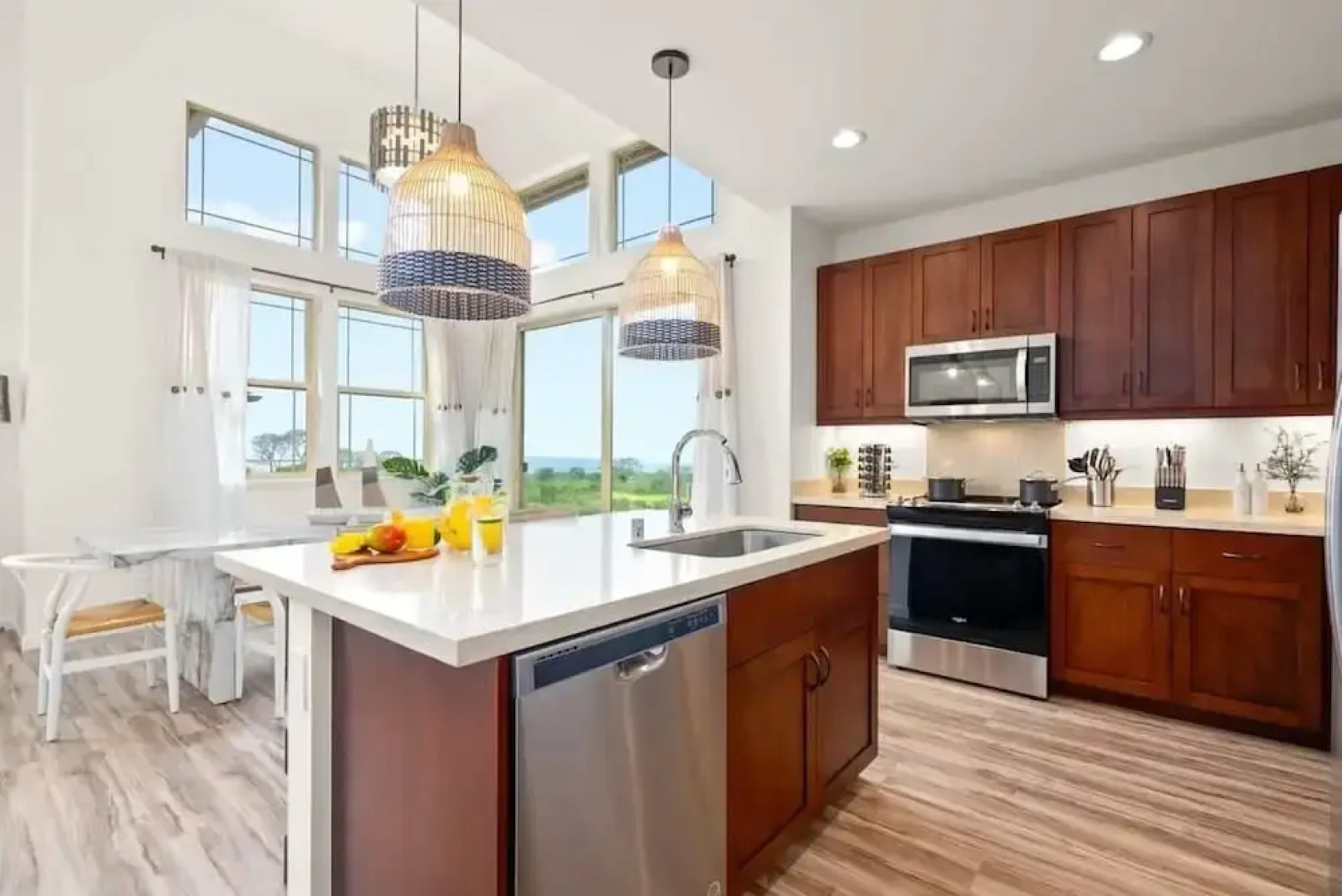 @ Marbella Lane - 3BR w/ Amazing MT & Ocean Vistas