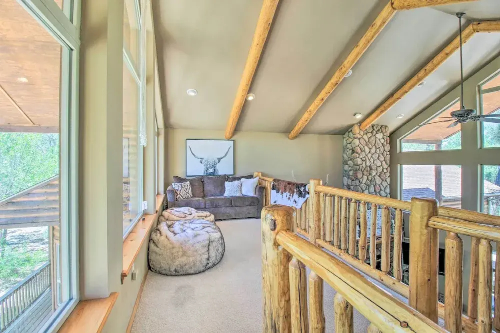 Deck, Grill & Fire Pit: Spacious Show Low Hideaway