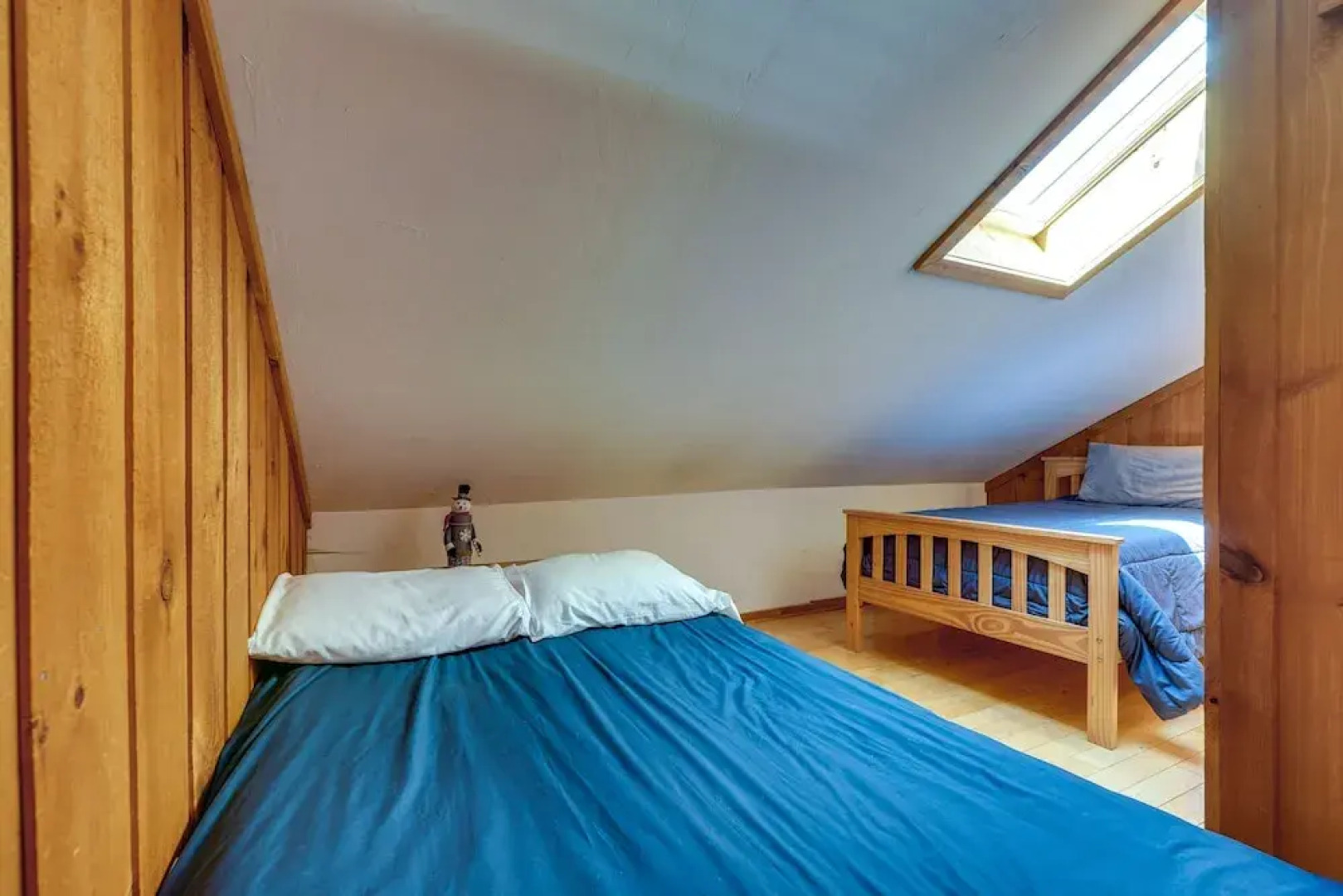 Relaxing Mountain Refuge: 4 Miles to Mt Snow!