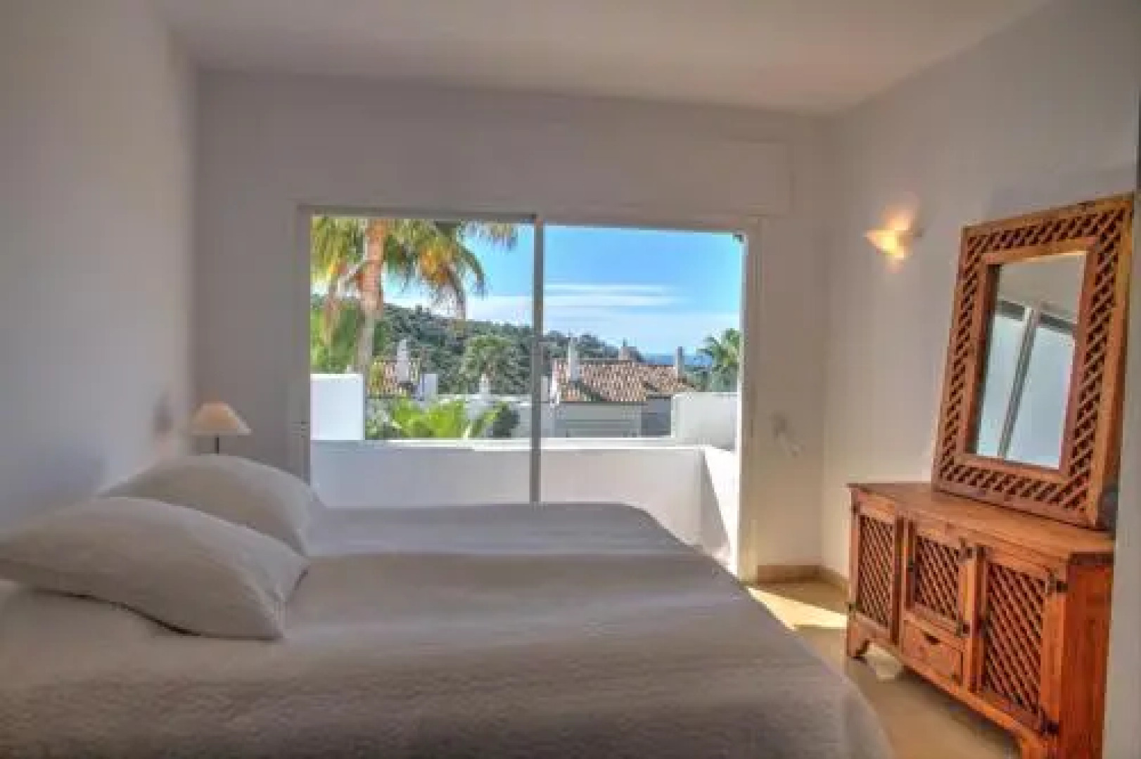 Penthouse with Sea Views