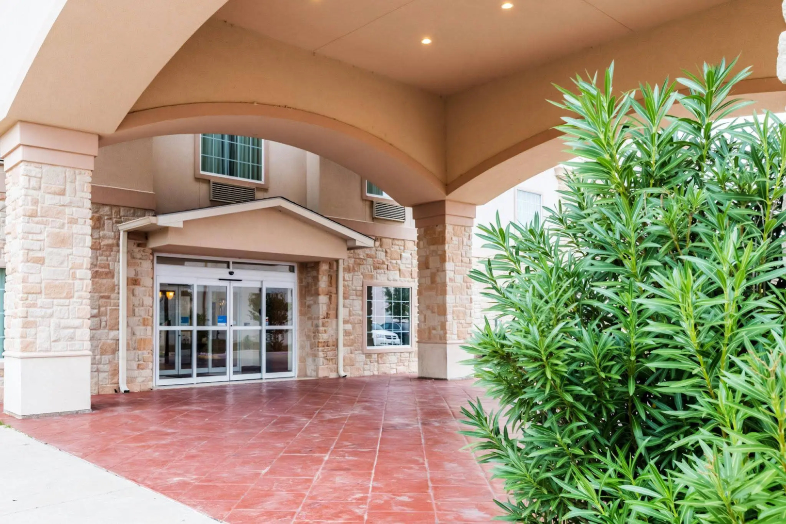 Baymont Inn & Suites by Wyndham Glen Rose