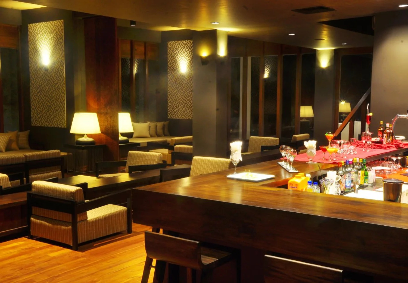 Курортный отель Pandanus Beach Resort & Spa