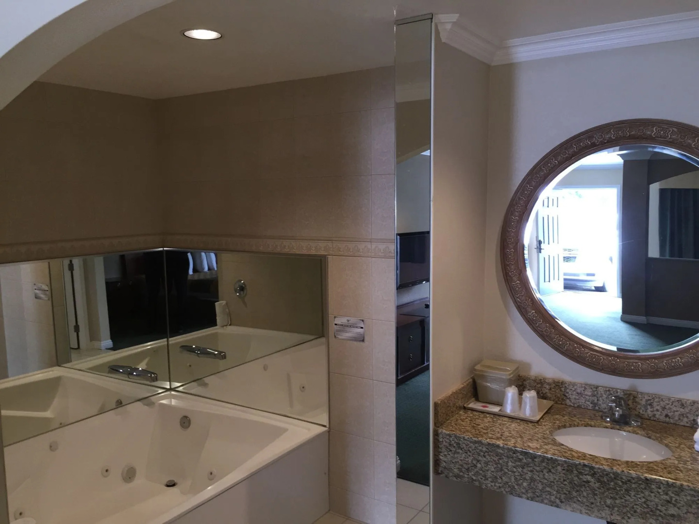 Walnut Inn & Suites West Covina