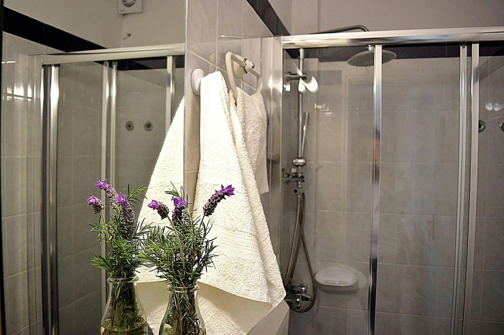 Meli Apartments & Villas