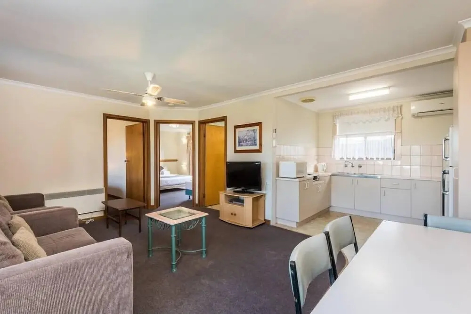 Lakes Jakaranda Holiday Units