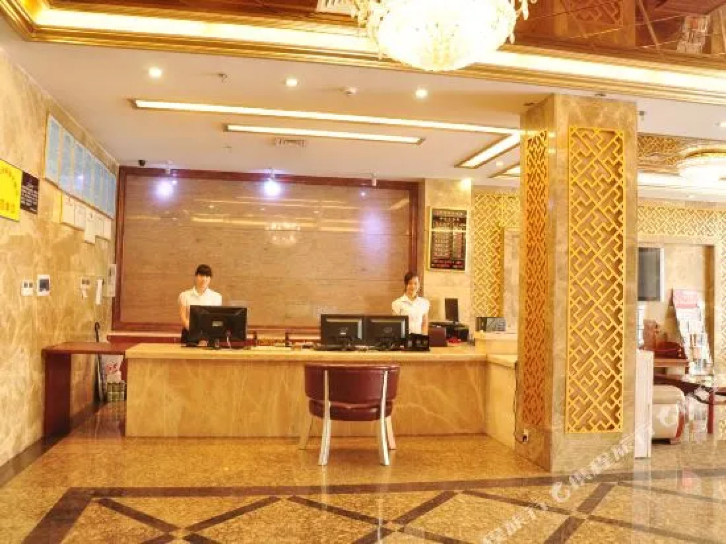 平南华信商务酒店