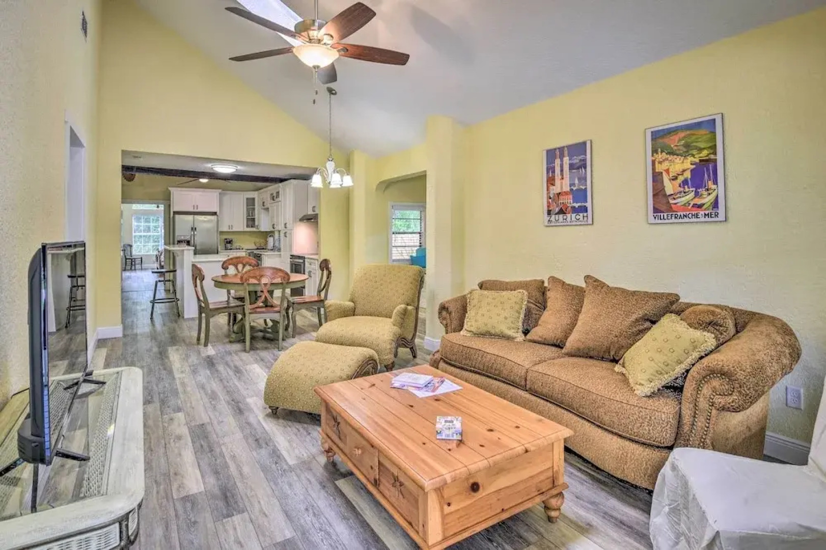 Family Home: Walk to Downtown & Stetson Univ!