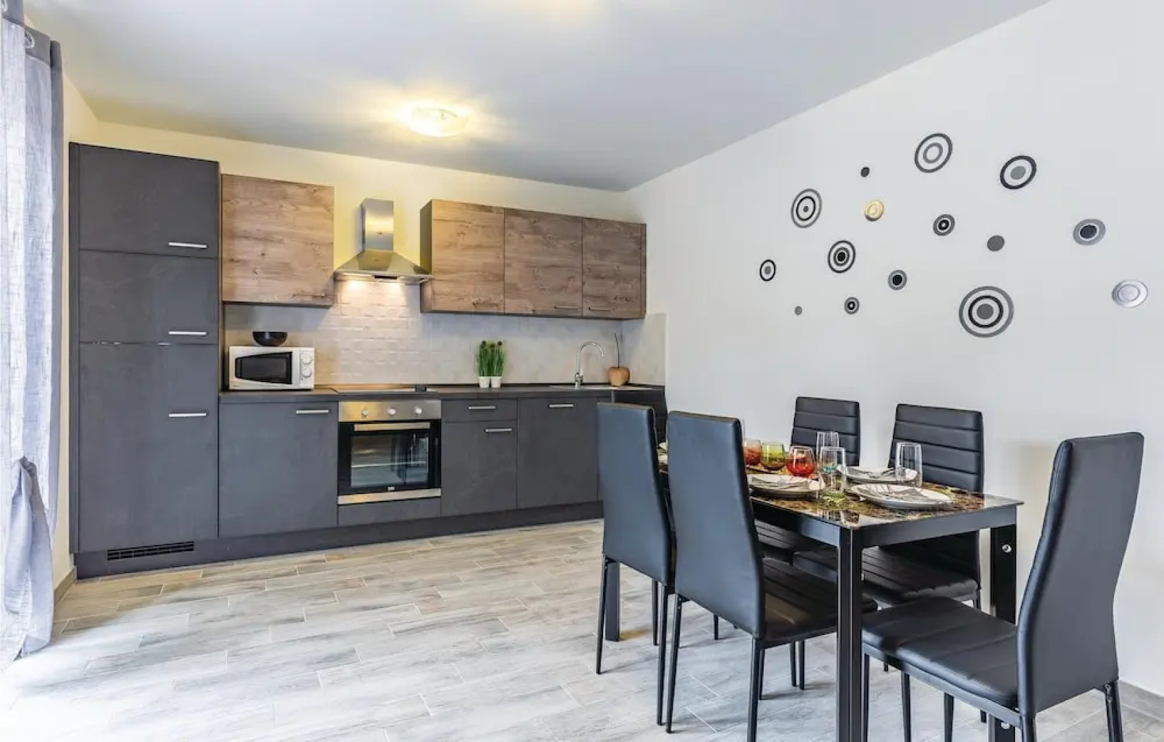 Stunning Home in Peruski With Wifi and 2 Bedrooms