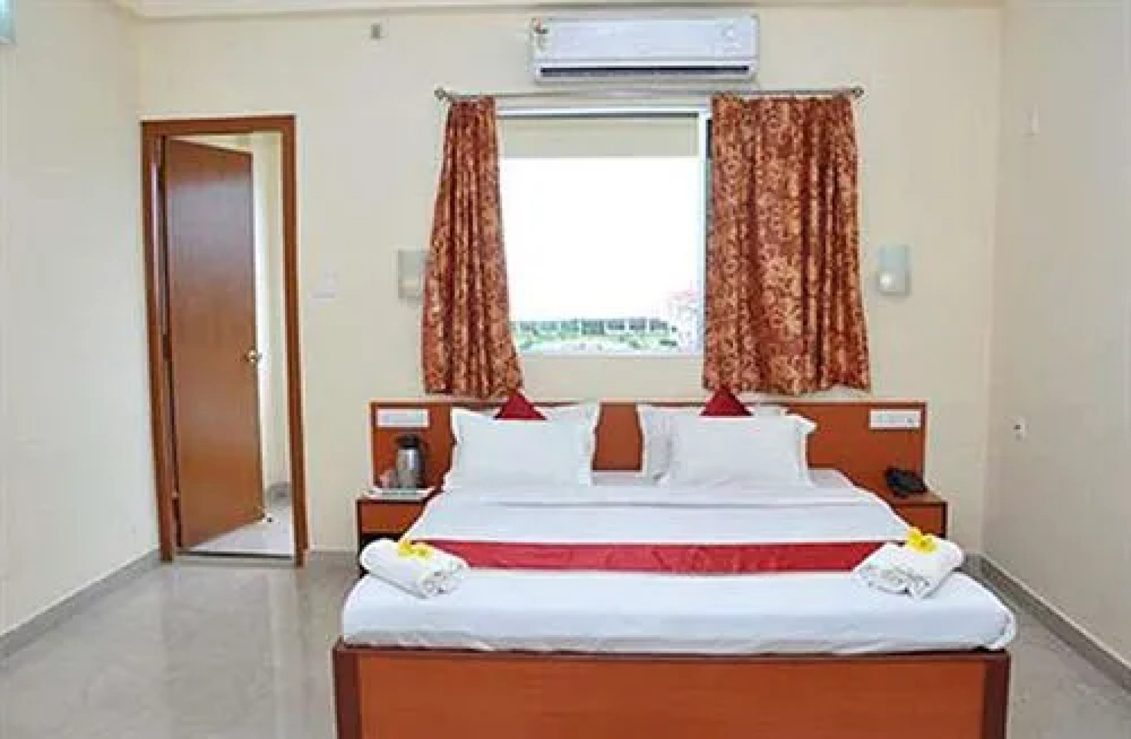 United 21 Beach View, Mandarmoni