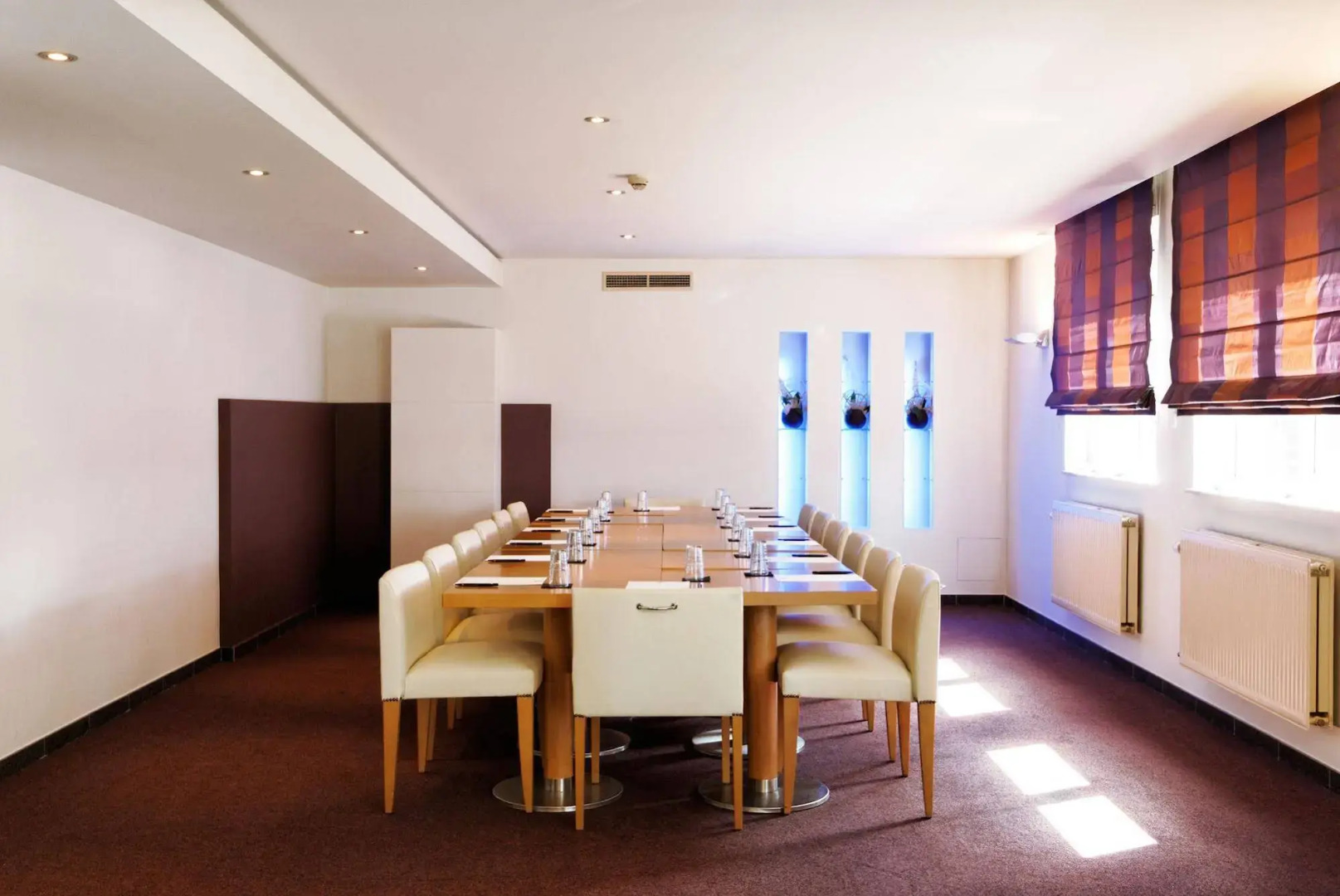 Hotel ECU - Different Hotels