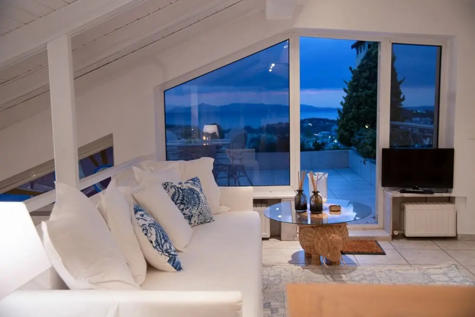 Vouliagmeni luxury Seaview apartment