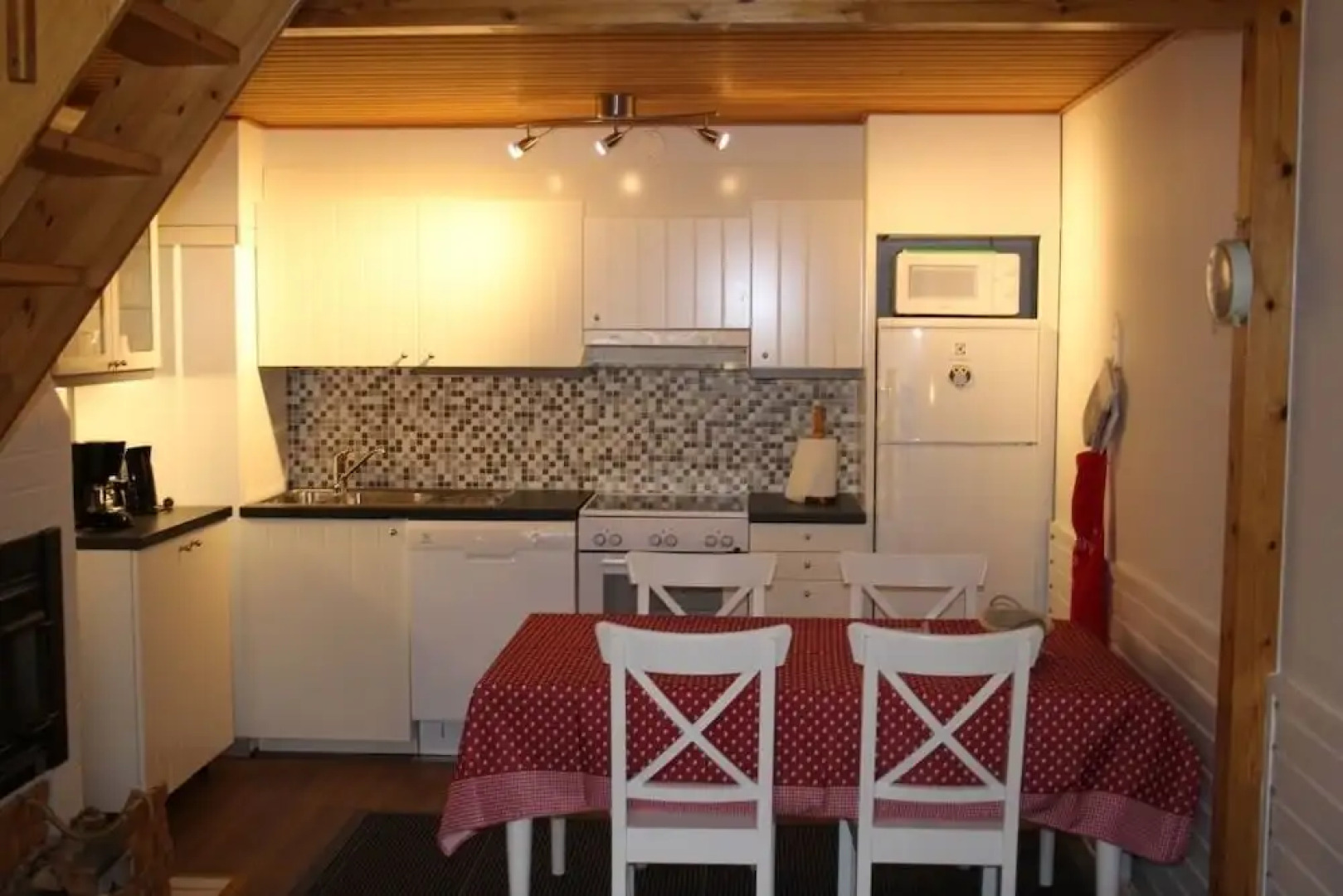 AAMURUSKO - Mainiot Majat