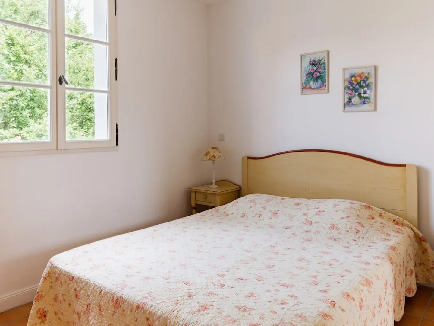 Attractive Holiday Home With two Bathrooms and a Jacuzzi