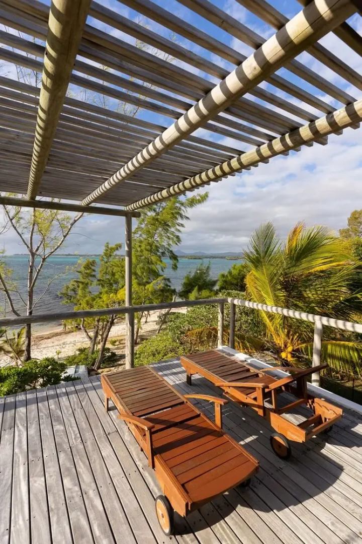 Koki Bonheur Beachfront Villa by StayMauritius