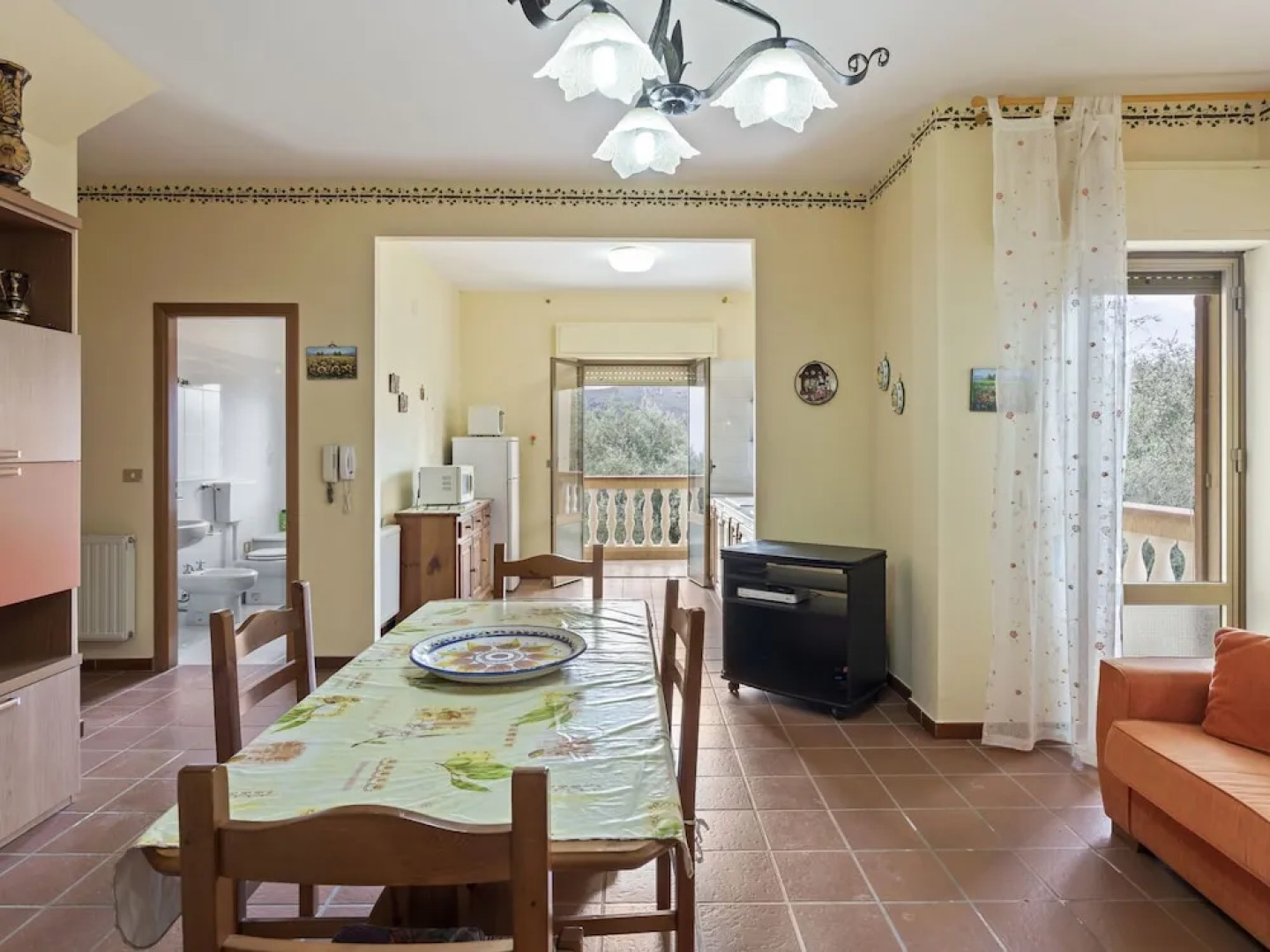 Valley-View Villa in Trabia with Swimming Pool