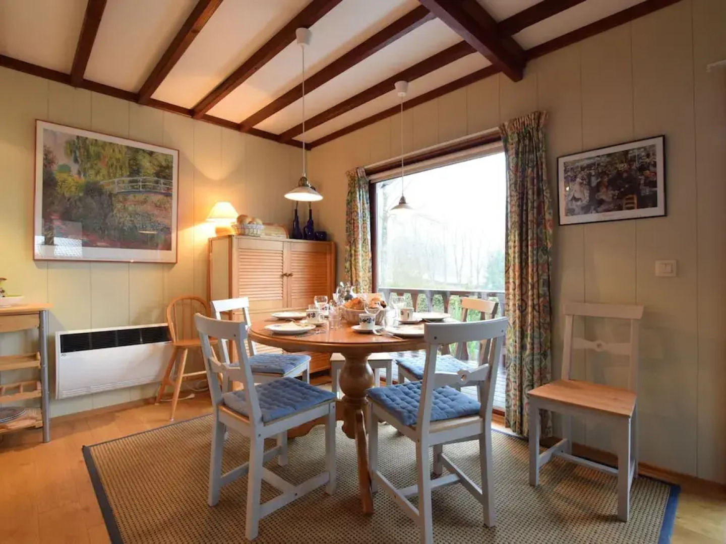 Comfortable Cottage Near Lake Cherapont