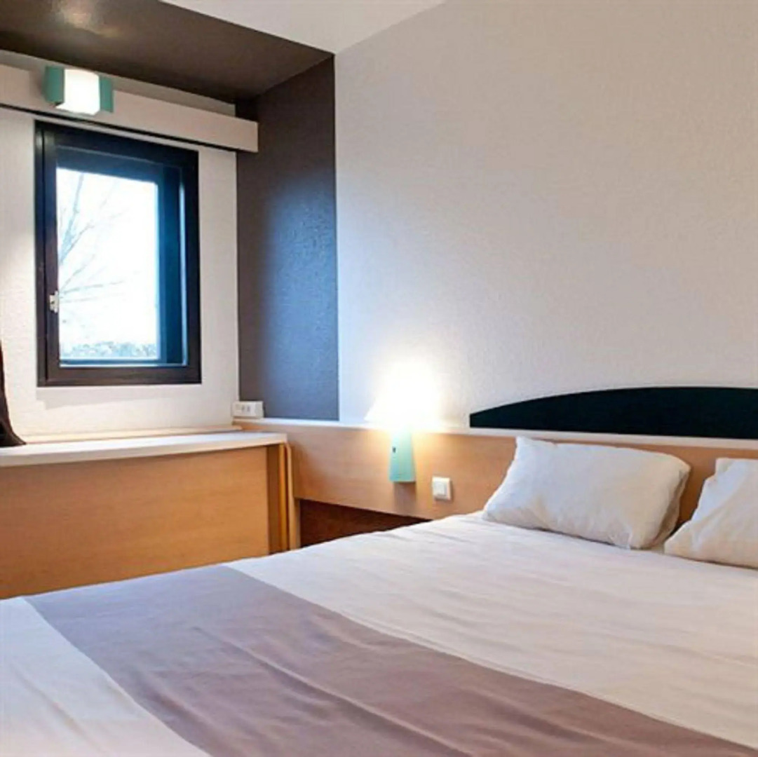 Egg Hotel Paris Gonesse