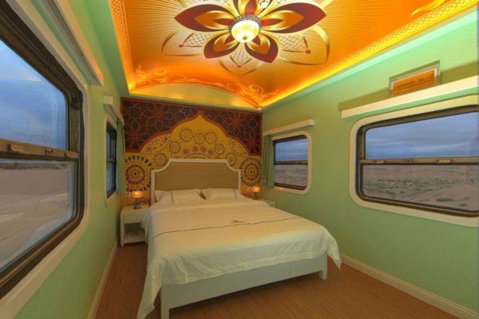 Jin Sha Hai Train Hotel