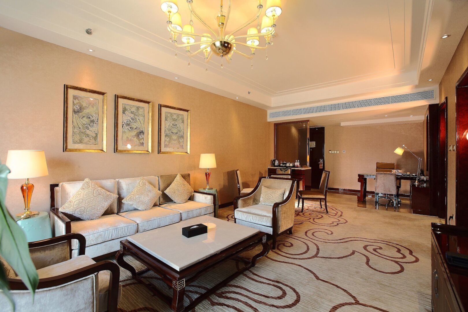 Slater International Hotel