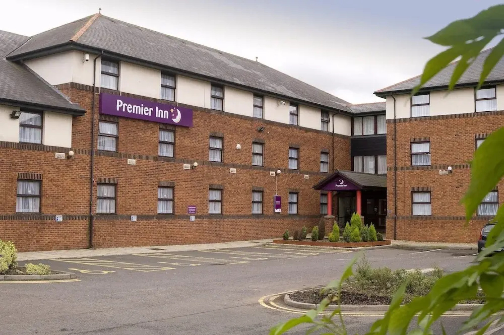 Premier Inn Livingston - M8 Jct3