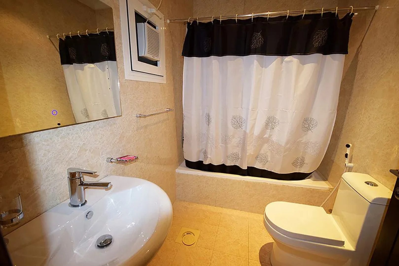 Leaders Plaza Apartments