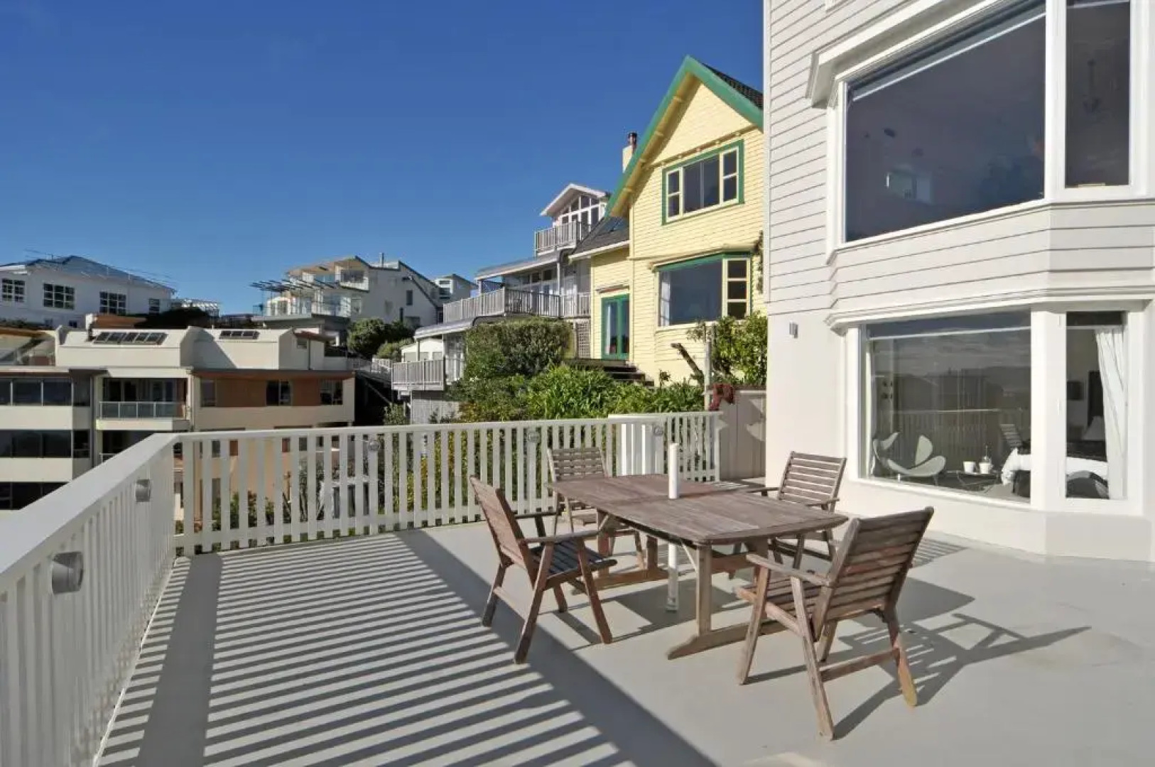 Private Luxurious Studio w Outdoor Living & Views!