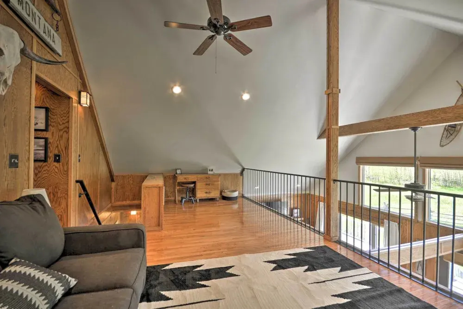 The Front Porch 20-acre Country Home w/ Mtn View