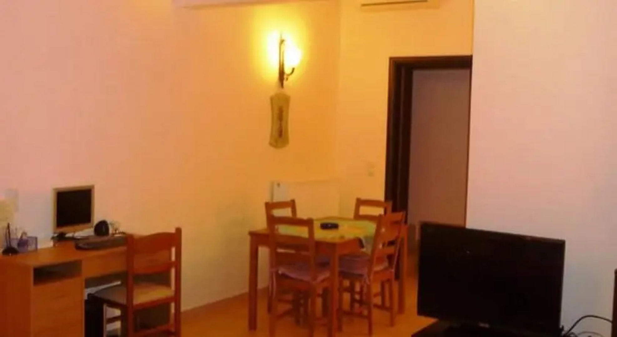 Omorfi Poli Apartment