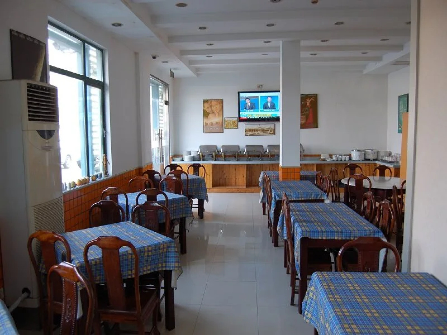 Shanghai Lakeside Holiday Inn Hotel