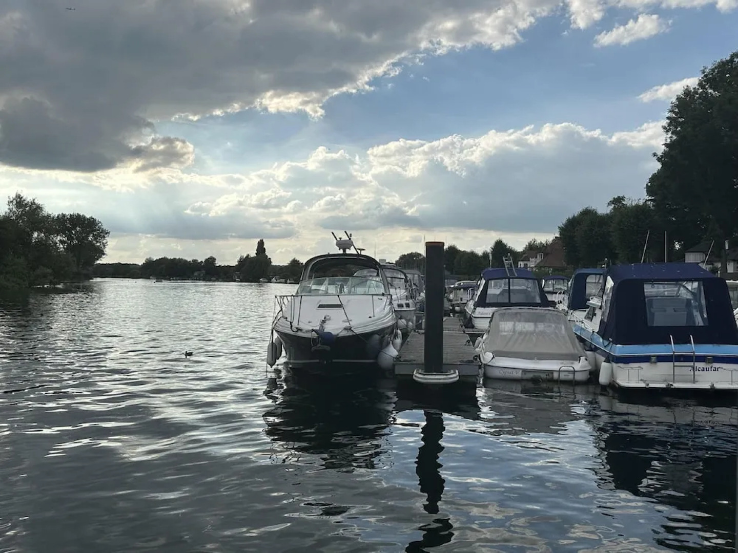 Beautiful 1-bed Studio in Bourne end