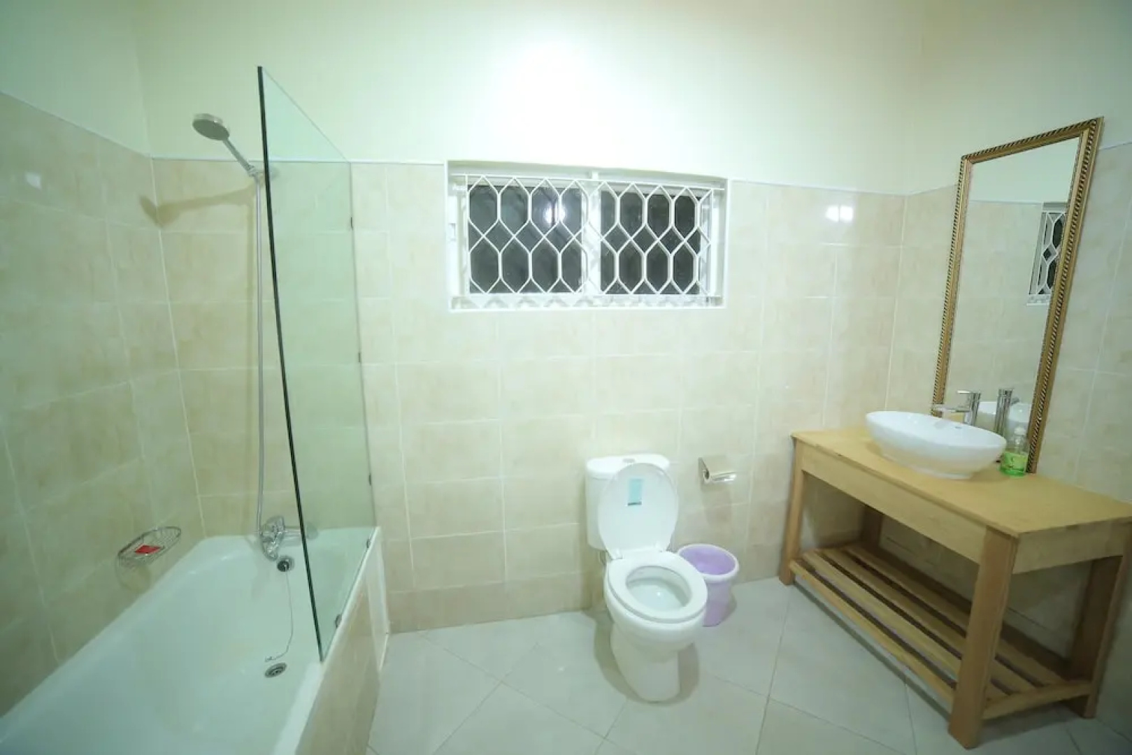 Entebbe Palm Hotel