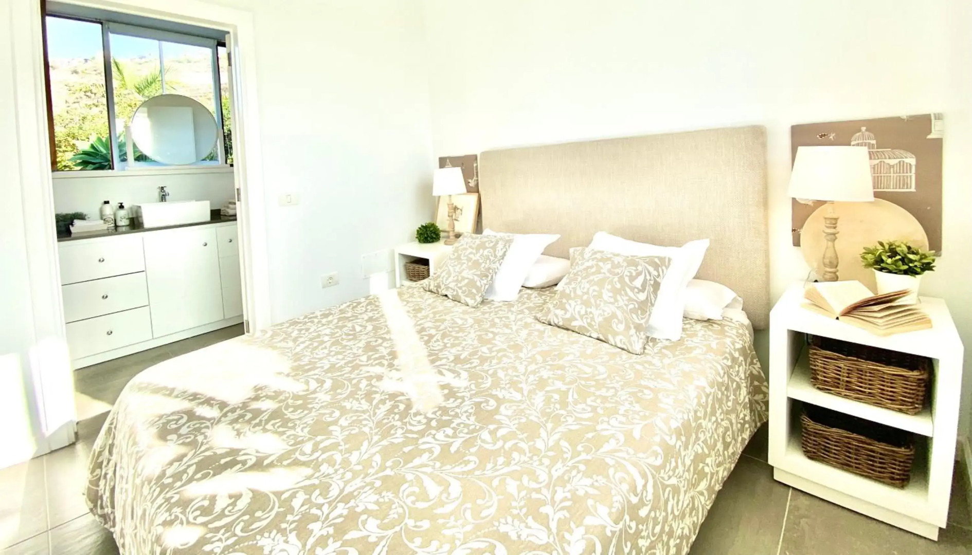 Casa Lava Luminosa y con Magníficas Vistas