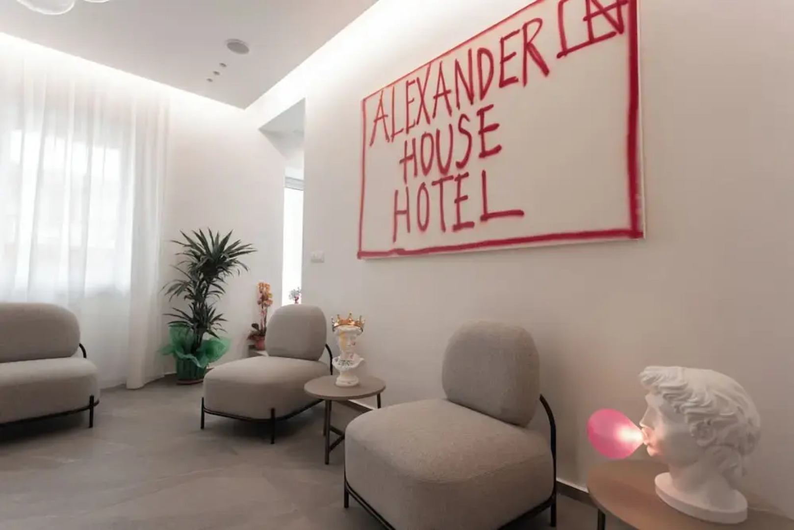 Alexander House Hotel