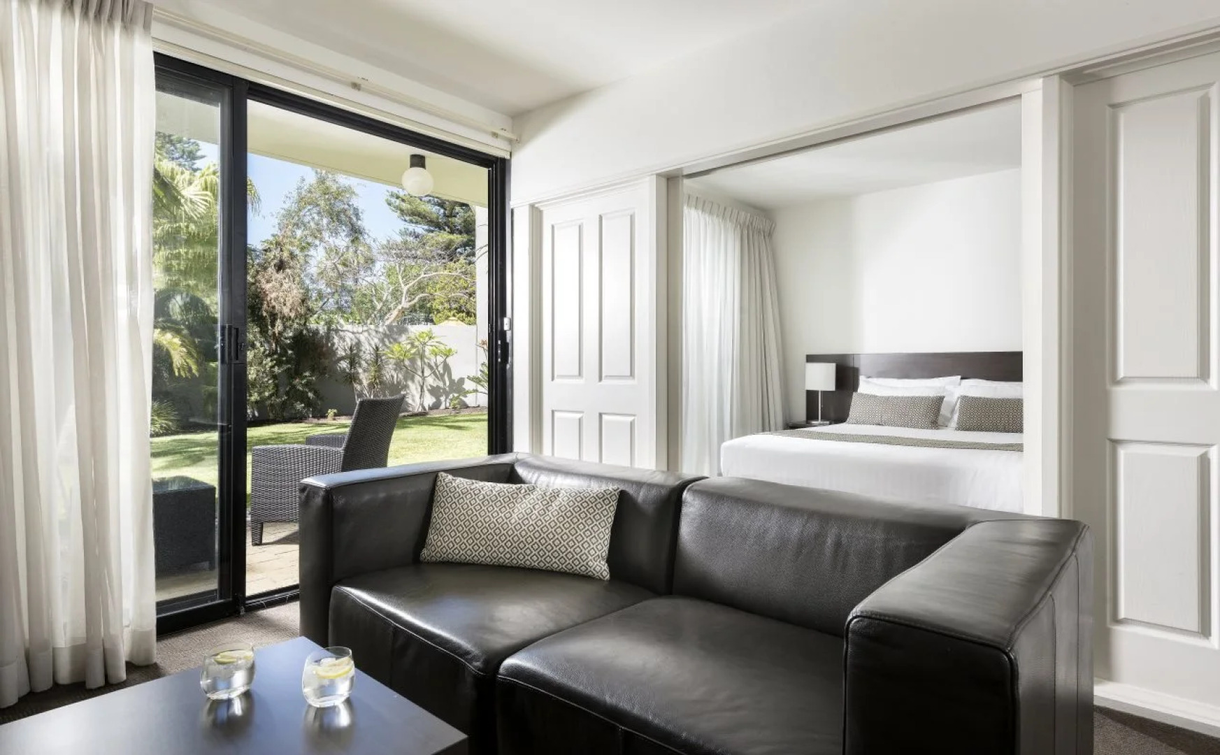 Pier 21 Riverside Apartment Hotel