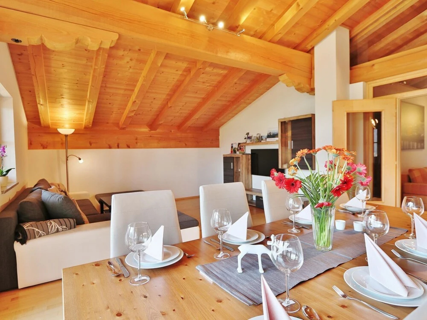 Spacious Apartment With Mountain View in Brixen im Thale