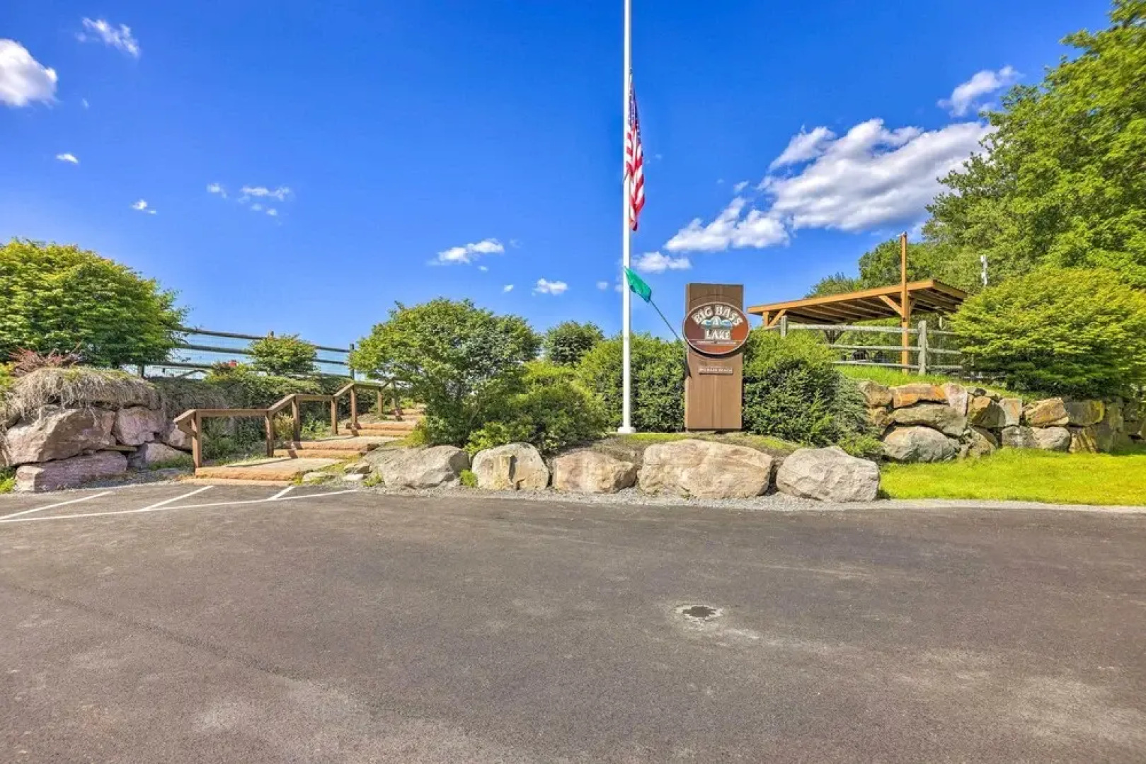 Pool, Tennis & More: Gouldsboro Getaway!