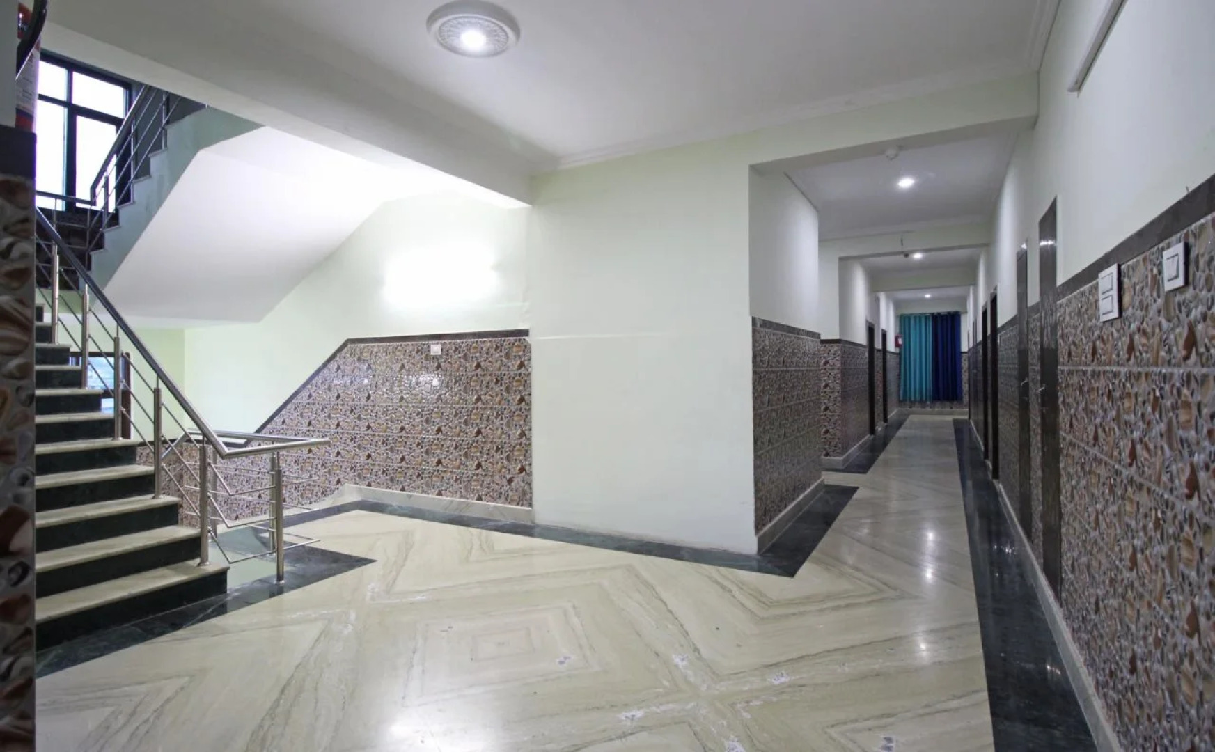 Hotel JMK International