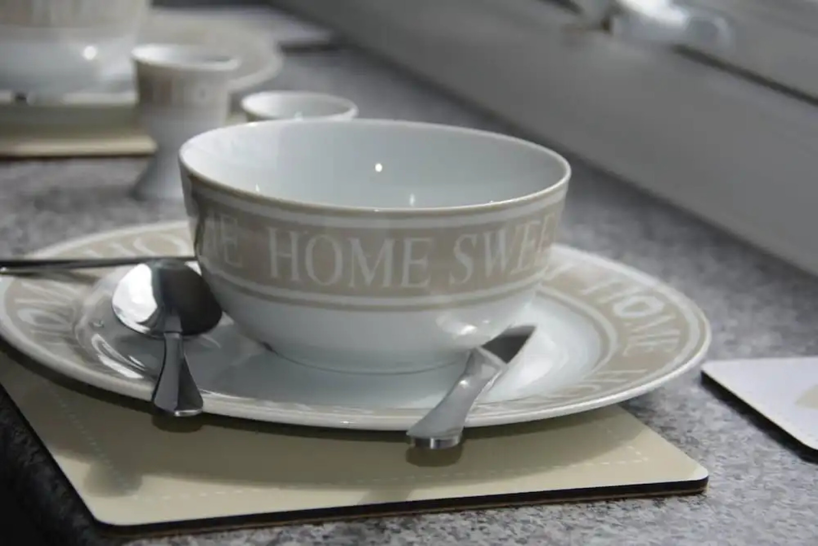 Green Yurt With Hot Tub - Sleeps 3, Parking & Wifi